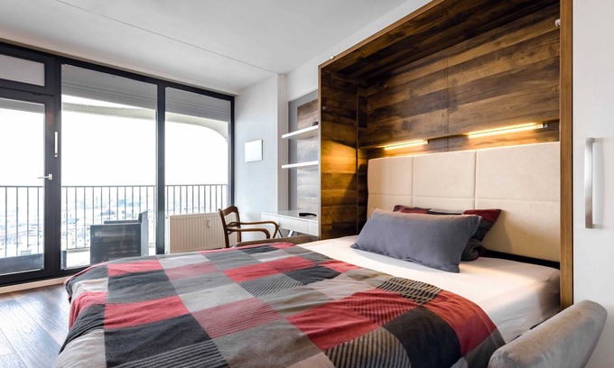 Antonsviertel Apartamento | ☆BRIGHT: Amazing Views ☆ Close to City Center & Congress + Balcony