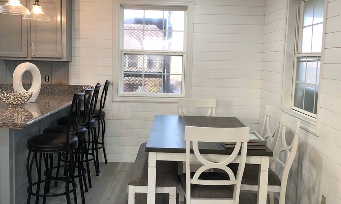 Cocodrie Casa | Bright and airy Camp right on the Gulf