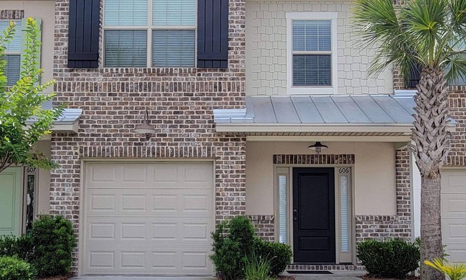 Epworth Acres Casa | Bright and Beachy Townhome, Sleeps 6