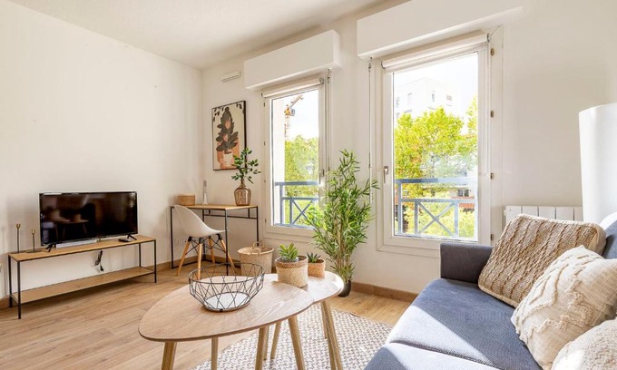 Casselardit Apartamento | Bright and charming studio next to the tram