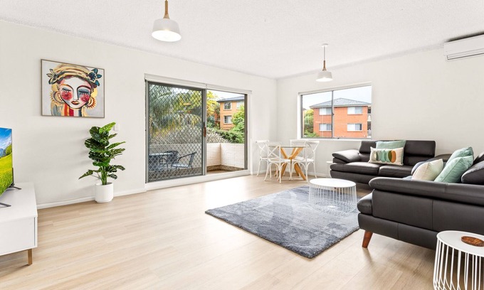 Ryde Apartamento | Bright and convenient apartment, close to shops