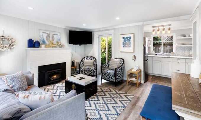 Stinson Beach Cabaña | Bright and Cozy Beach Cottage