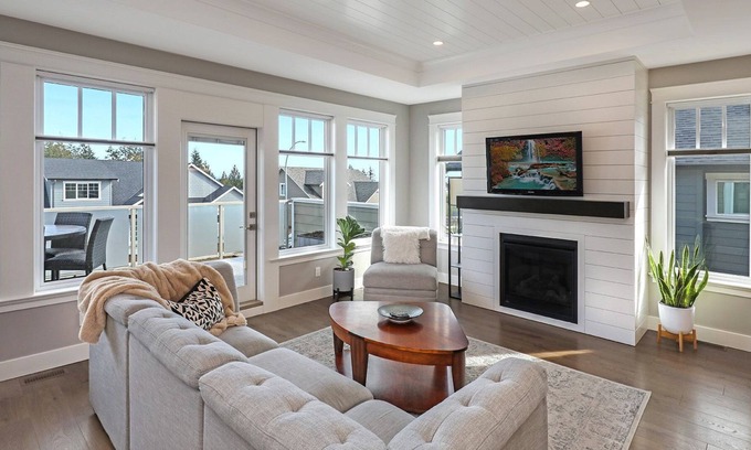 Courtenay Casa | Bright and gorgeous house close to Mt Washington and Crown Isle