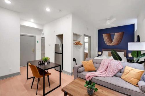 Downtown Louisville Apartamento | Bright and Modern Studio in Louisville # 103