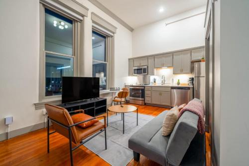 Downtown Louisville Apartamento | Bright and Modern Studio in Louisville # 408