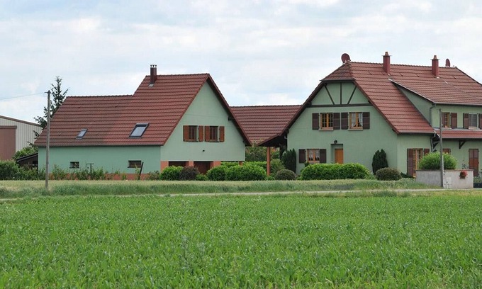 Houssen Cabaña | Casa rural luminosa y tranquila con terraza, barbacoa y aparcamiento a 5 km de Colmar