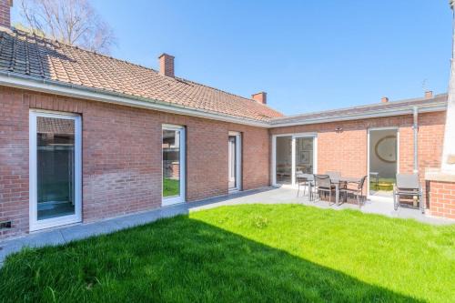 Marcq-en-Baroeul Casa | Bright and renovated house for 8 people parking