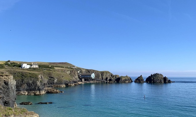 Constantine Bay Casa | Bright and spacious 4 bedroom house, 10 mins walk from Constantine Bay