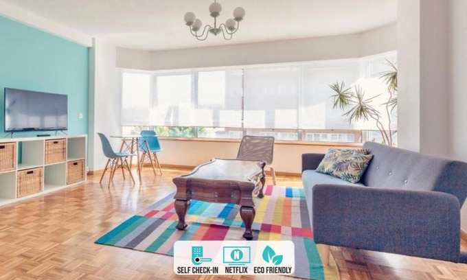 La Coruna Apartamento | Bright and Spacious Retreat