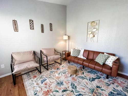 Barker Casa | Bright and Spacious Townhome Near Parks and Dining