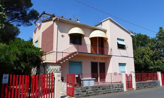 Mazzanta Apartamento | Amplio y luminoso apartamento a solo 100 metros del mar.
