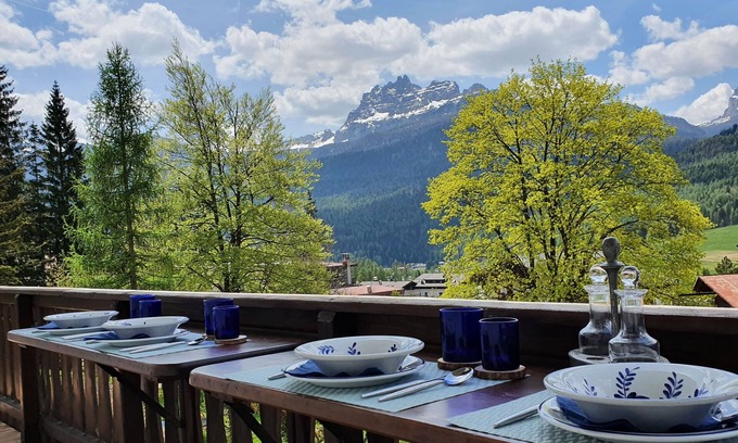 Cortina d'Ampezzo Apartamento | Bright apartment in Cortina, 2nd floor, parking space, free WiFi, pets allowed