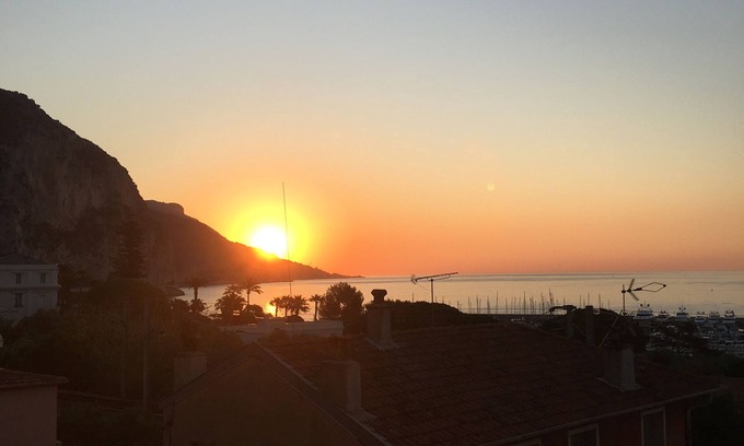 Beaulieu-sur-Mer Apartamento | Bright apartment with sea view
