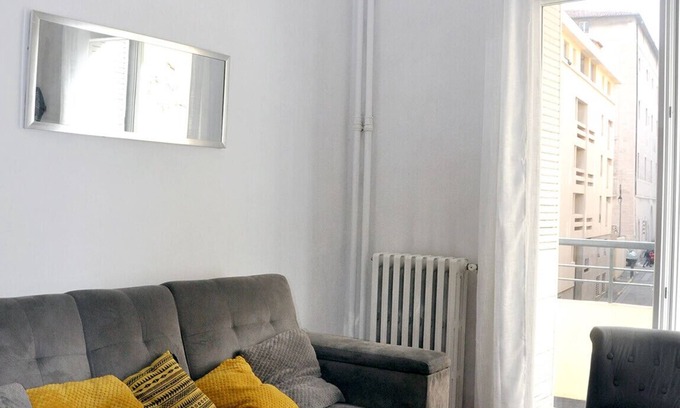 Les Grands Carmes Apartamento | Bright apartment — close to city centre