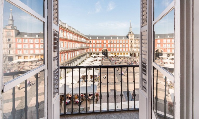 Sol Apartamento | Bright Apartment in Madrid Center. Plaza Mayor II
