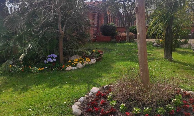 Sora Casa | BRIGHT APARTMENT IN VILLA WITH Garden and Private Parking