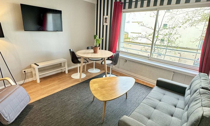 Quartier de la Goutte-d'Or Apartamento | Bright Apartment near Montmartre 'Amélie'