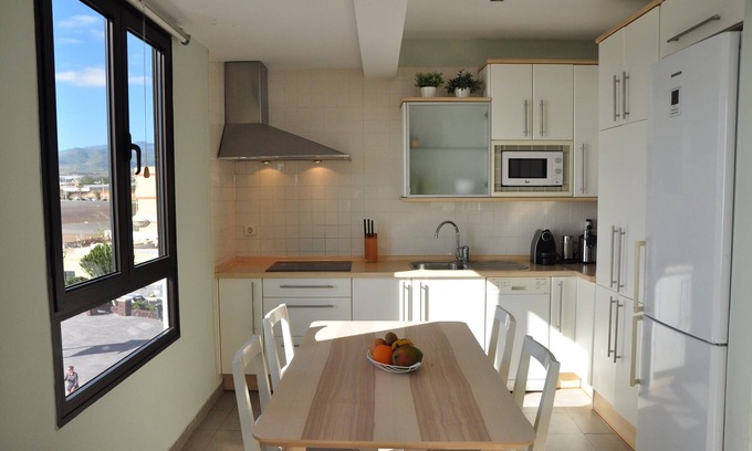 Melenara Casa | Luminoso apartamento en primera línea de playa