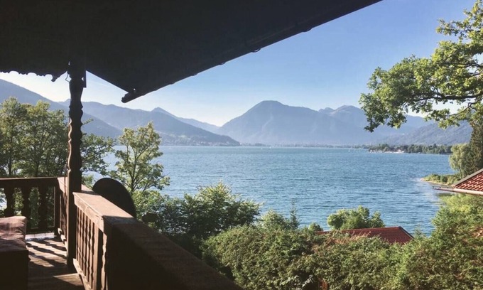 Bad Wiessee Apartamento | Bright apartment with unique Tegernsee view