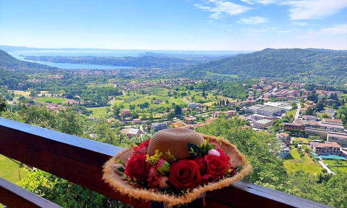 Villanuova sul Clisi Apartamento | Bright apartment with pool and amazing view