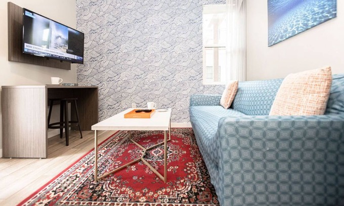 Old Town Casa | Bright Apt Near All w/Bikes, Parking, WiFi, HBO