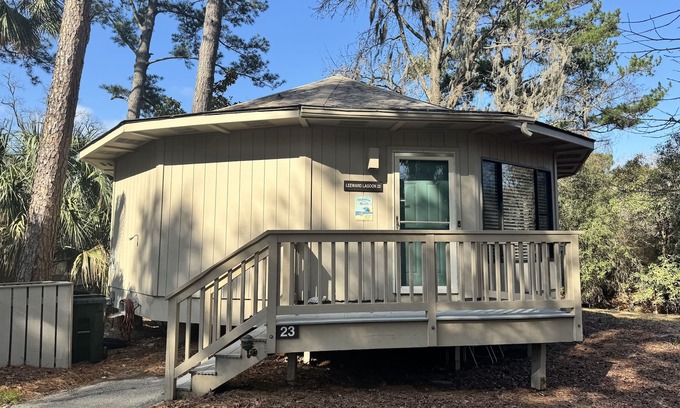 Night Heron Casa | Bright, Beachy Cottage in Sea Pines – Private, Freestanding Home with Porch