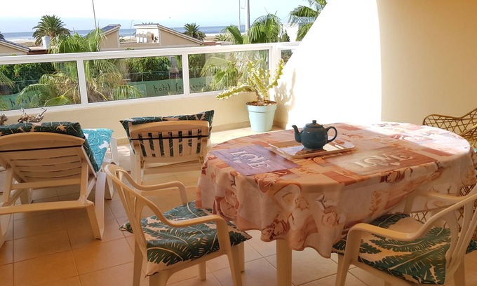 Solana del Matorral Apartamento | Luminoso apartamento frente al mar, Morro Jable, ideal para 2 personas.