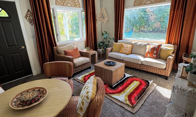 North Muskegon Casa | Bright Boho Walkable House Bars Beaches Bike Path Downtown