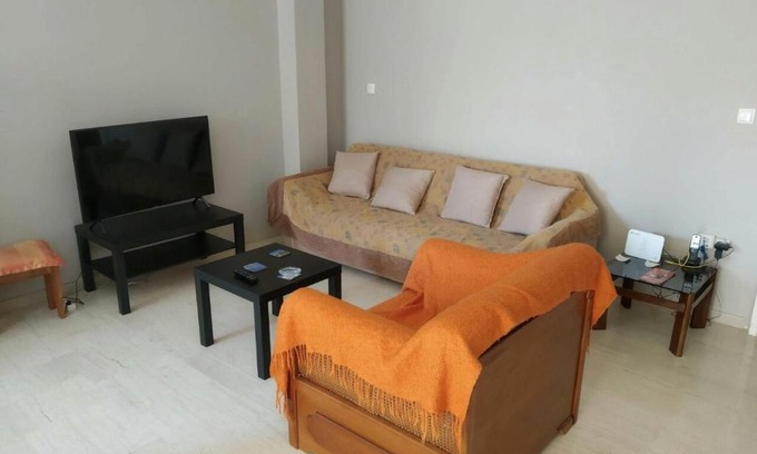 Vyronas Apartamento | Bright, calming 60sqm apartment near city centre