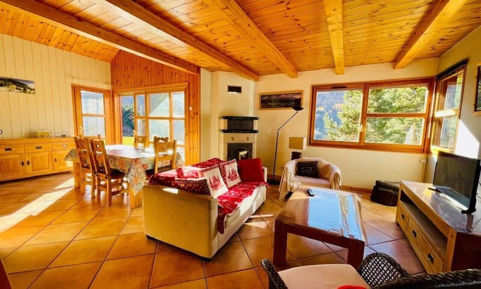 Forville Chalet De Esquí | Bright chalet with spacious garden in Briançon