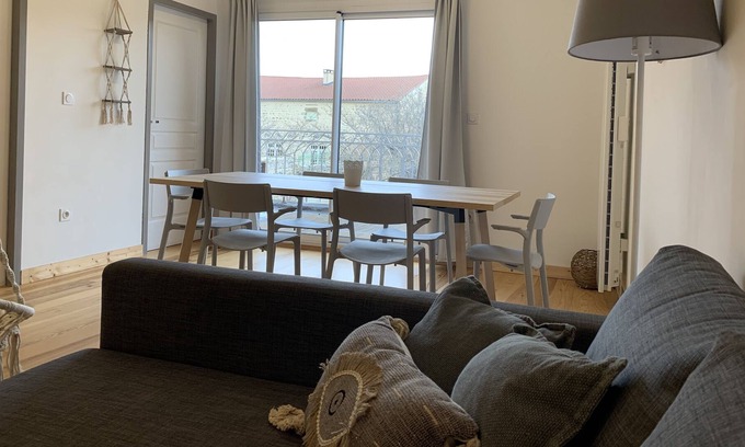 Vic-le-Comte Casa | luminoso y encantador apartamento en propiedad privada cerca de servicios