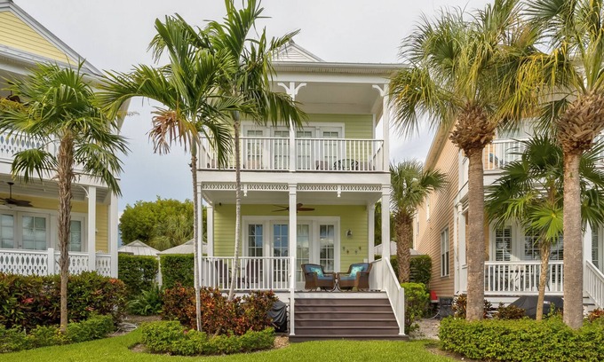 Islamorada Casa | Bright & Cheery Pool Front Home w/ Optional Boat Slip at Anglers Reef Islamorada