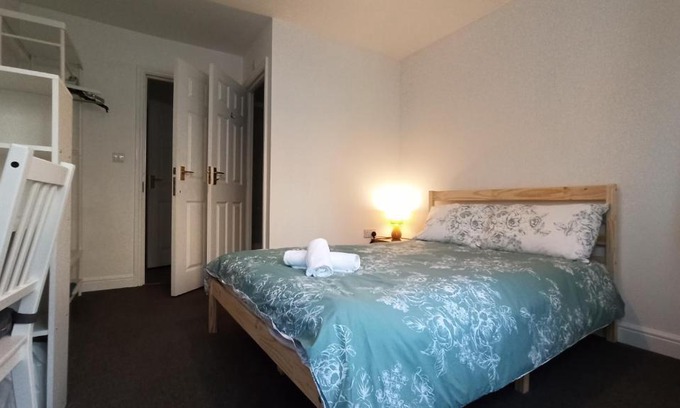 Southwark Casa | Bright, chilled ensuite DB room in a shared flat!
