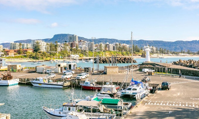 Wollongong CBD Apartamento | Bright, Coastal 2BR Wollongong Gem