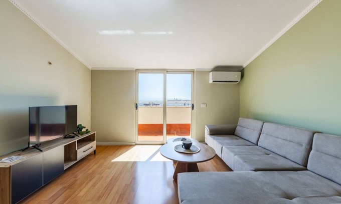 Durres Apartamento | Bright & Comfy – 2BR Apartment by the Adriatic