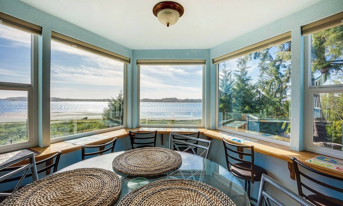 Coos Bay Casa | Bright Coos Bay Getaway: Water Views, Garden!