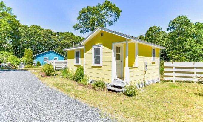North Eastham Apartamento | Bright Cottage Close to Bayside Beaches!