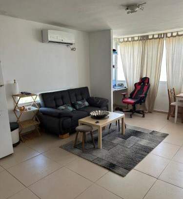 Beersheba Apartamento | Bright & Cozy 1BR Apt with AC & Workspace