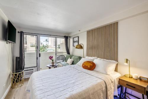 Waikiki Apartamento | Bright & Cozy Condo Unit with Balcony!