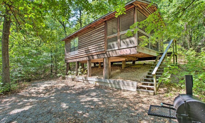 Davis Apartamento | Bright Davis Escape with Screened-In Porch!