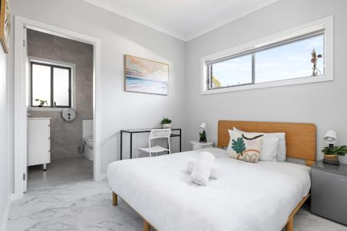Ryde Casa | Bright Detached Double Ensuite Room - Near Top Ryde City Shared Amenities