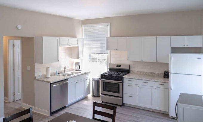 Mount Auburn Casa | ⭐️ Bright & Dreamy⭐️| Mins to Downtown, 👑 Queen Beds