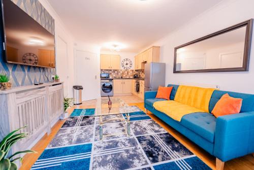 Riverside Casa | Bright & Elegant House Near City Centre and Stadium