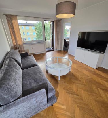Tolered Apartamento | Bright Family Apartment with Balcony