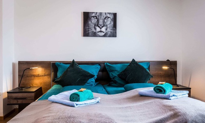 Lechhausen-Ost Apartamento | ☆BRIGHT: Loft-Style for 2 | Kitchen | Parking | Netflix
