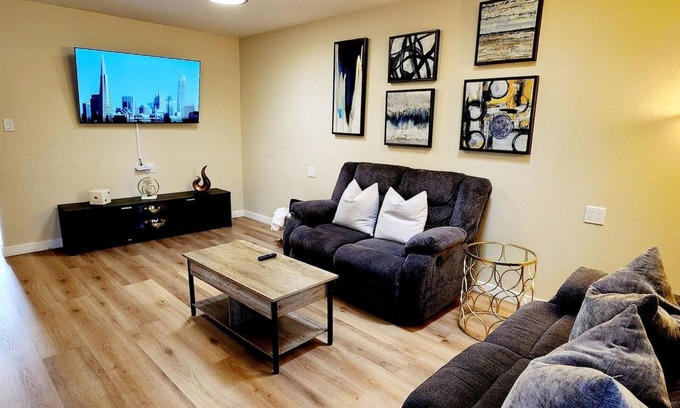 The Villas Apartamento | Modern 2BR Escape near Santana Row – Heart of Silicon Valley