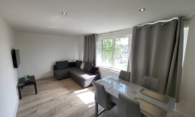 Sutton Central Apartamento | Apartamento-Moderno-Baño Privado-Balcón