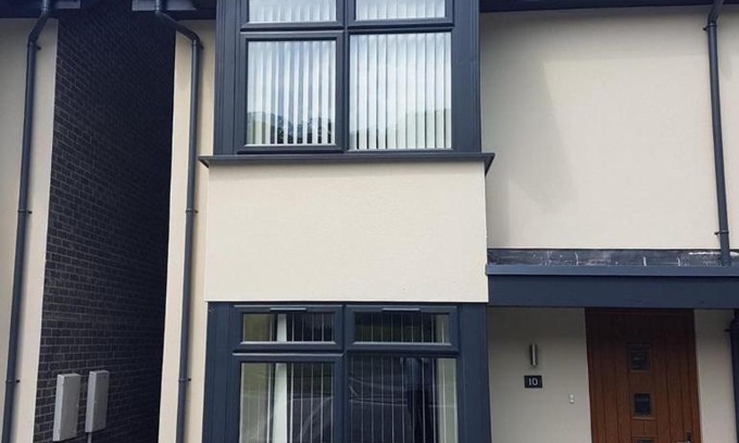 Llanfairfechan Casa | Bright modern house beside Snowdonia