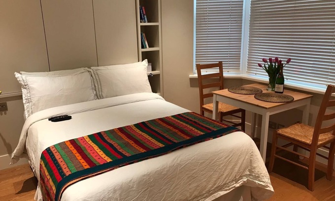 Fortune Green Apartamento | Bright modern London flat with brilliant transport to everywhere!