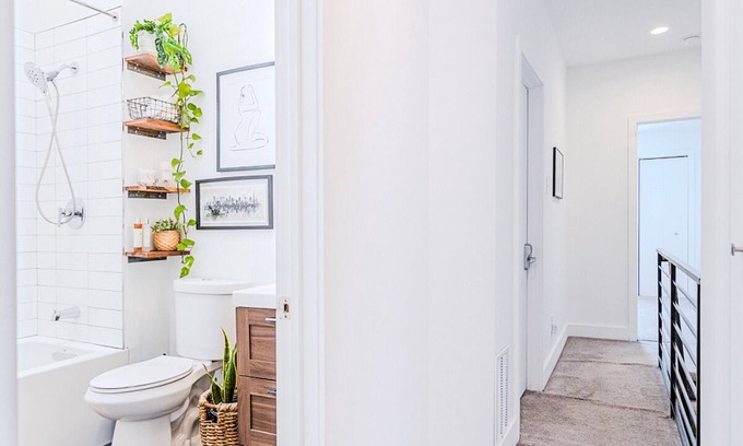 Whitman Casa | Bright & Modern: Minutes to Stadium/ Passyunk/ Airport
